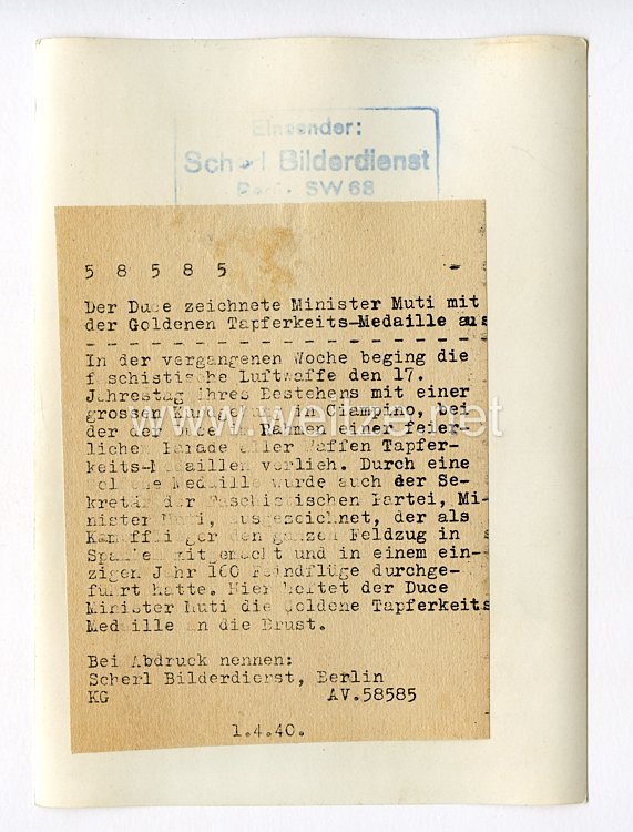III. Reich Pressefoto. Der Duce zeichnete Minister Muti mit der Goldenen Tapferkeits-Medaille aus. 1.4.1940. Bild 2