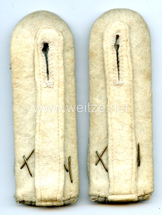 Wehrmacht Heer Paar Schulterstücke für einen Leutnant im Infanterie-Regiment 213. Bild 2